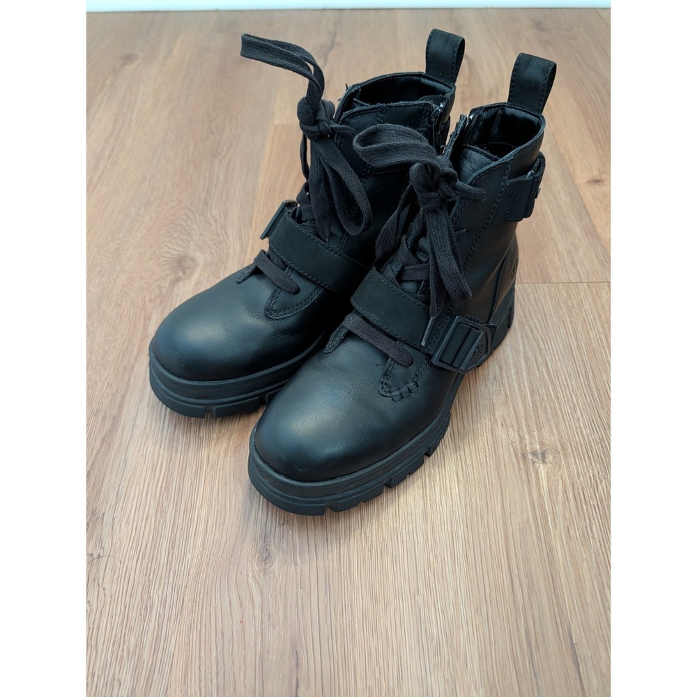 UGG Women's Size 8.5 Ashton Black Leather Lace Up Platform Combat‎ Boots Grunge